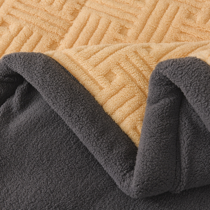 91家纺网 家纺一手货源 找家纺 印季家纺 2025秋冬新款三层夹棉立体舒棉绒毛毯毯子多功能盖毯 柠檬黄+灰