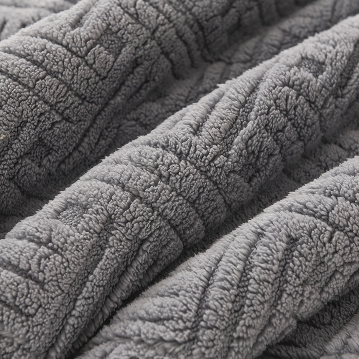 91家纺网 家纺一手货源 找家纺 印季家纺 2025秋冬新款三层夹棉立体舒棉绒毛毯毯子多功能盖毯 烟灰