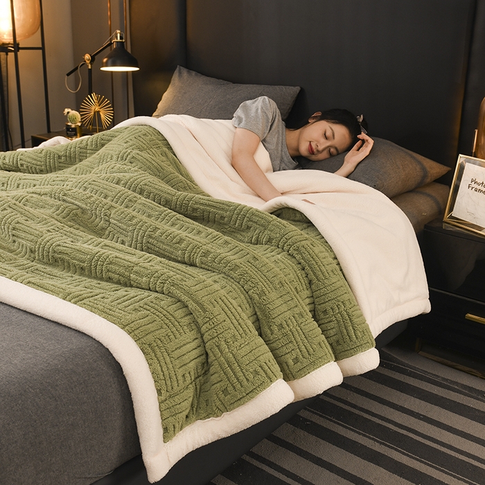 91家纺网 家纺一手货源 找家纺 印季家纺 2025秋冬新款三层夹棉立体舒棉绒毛毯毯子多功能盖毯 嫩绿