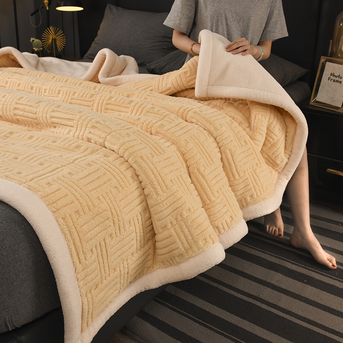 91家纺网 家纺一手货源 找家纺 印季家纺 2025秋冬新款三层夹棉立体舒棉绒毛毯毯子多功能盖毯 柠檬黄