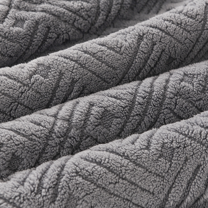91家纺网 家纺一手货源 找家纺 印季家纺 2025秋冬新款三层夹棉立体舒棉绒毛毯毯子多功能盖毯 烟灰+灰