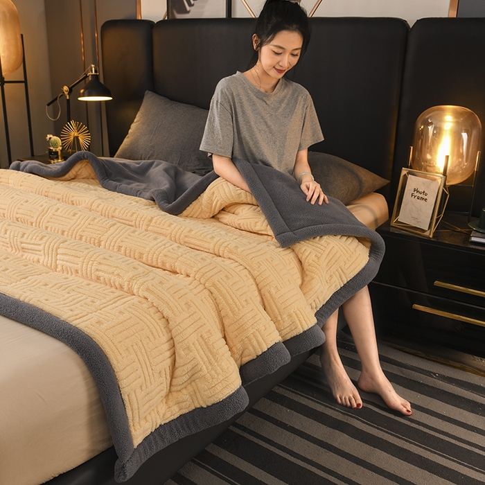 91家纺网 家纺一手货源 找家纺 印季家纺 2025秋冬新款三层夹棉立体舒棉绒毛毯毯子多功能盖毯 柠檬黄+灰