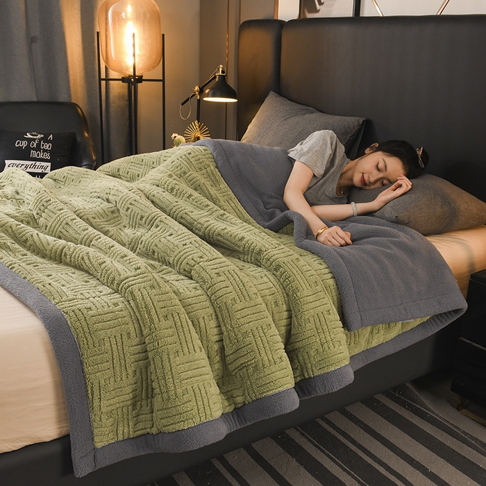 91家纺网 家纺一手货源 找家纺 印季家纺 2025秋冬新款三层夹棉立体舒棉绒毛毯毯子多功能盖毯 嫩绿+灰