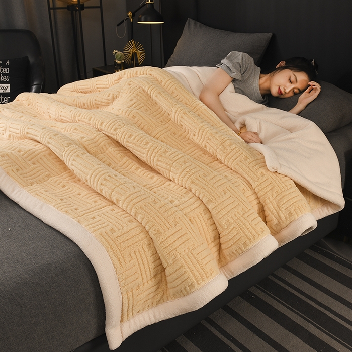 91家纺网 家纺一手货源 找家纺 印季家纺 2025秋冬新款三层夹棉立体舒棉绒毛毯毯子多功能盖毯 柠檬黄