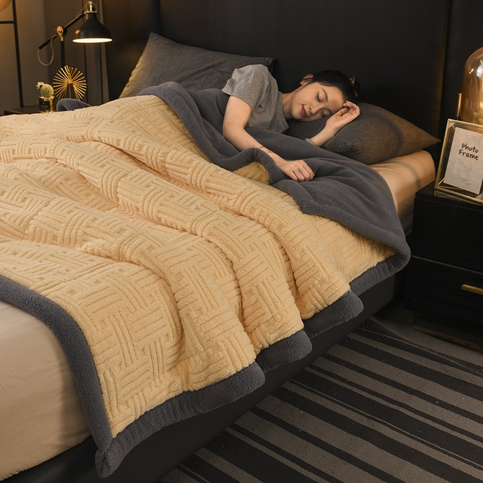 91家纺网 家纺一手货源 找家纺 印季家纺 2025秋冬新款三层夹棉立体舒棉绒毛毯毯子多功能盖毯 柠檬黄+灰