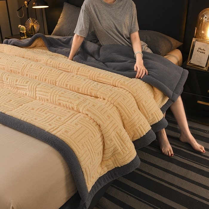 91家纺网 家纺一手货源 找家纺 印季家纺 2025秋冬新款三层夹棉立体舒棉绒毛毯毯子多功能盖毯 柠檬黄+灰