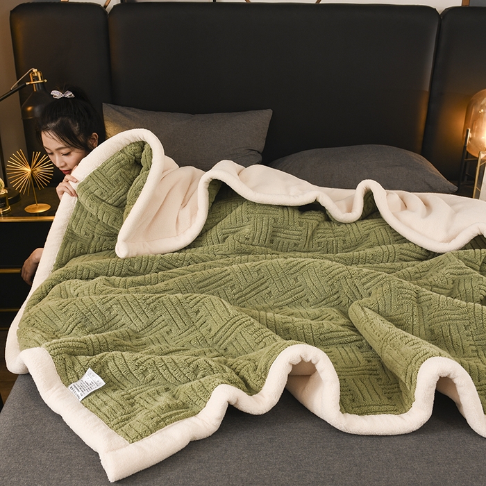 91家纺网 家纺一手货源 找家纺 印季家纺 2025秋冬新款三层夹棉立体舒棉绒毛毯毯子多功能盖毯 嫩绿