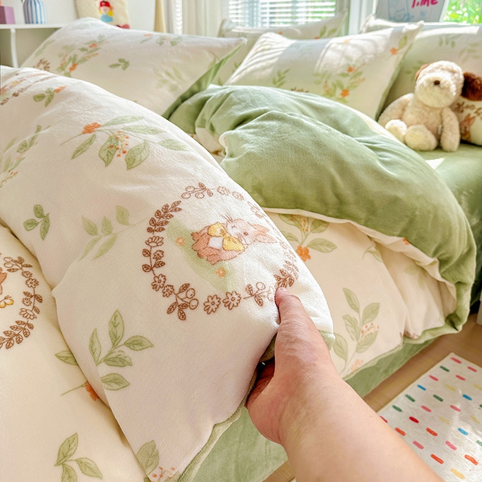 91家纺网 家纺一手货源 找家纺 西引力 2025新款亲肤舒适加厚牛奶绒印花四件套 可爱兔