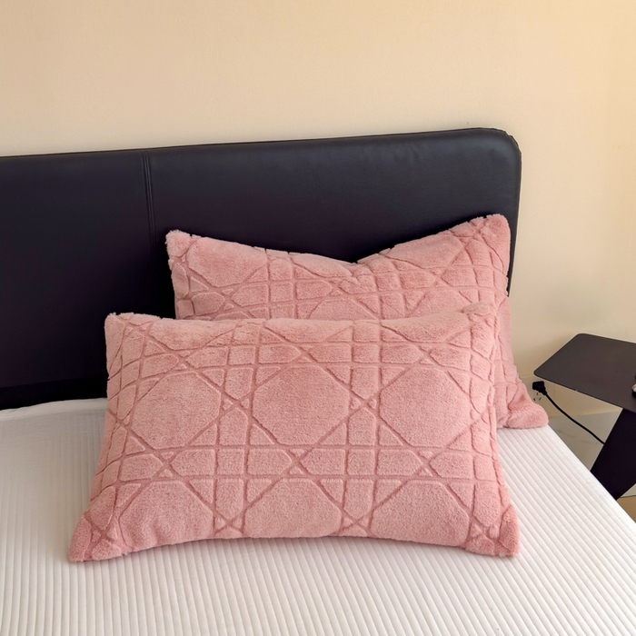 91家纺网 家纺一手货源 找家纺 （总）印季家纺 2025新款双层提花兔毛绒毛毯毯子