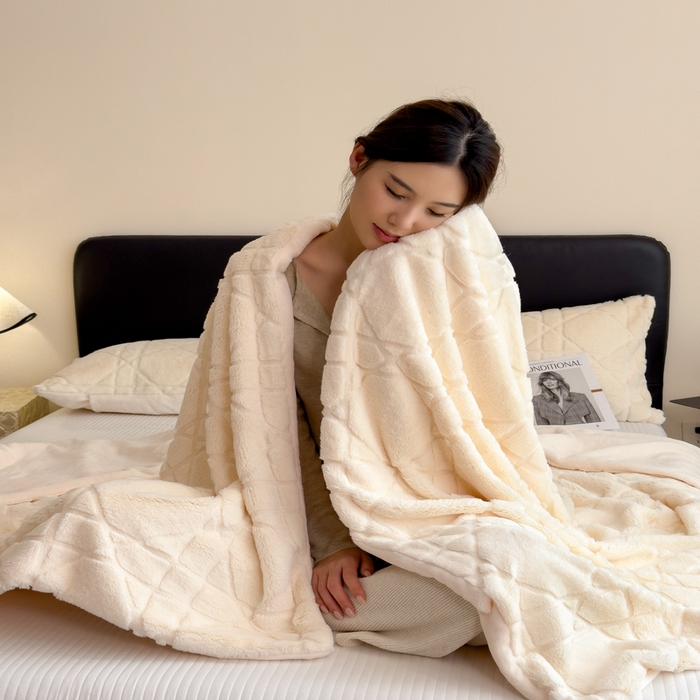 91家纺网 家纺一手货源 找家纺 印季家纺 2025新款双层提花兔毛绒毛毯毯子 提花兔毛绒-奶白