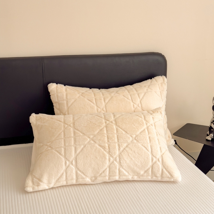 91家纺网 家纺一手货源 找家纺 印季家纺 2025新款双层提花兔毛绒毛毯毯子 提花兔毛绒-奶白