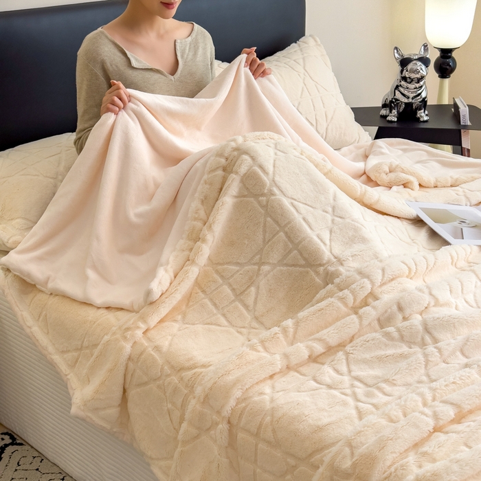 91家纺网 家纺一手货源 找家纺 印季家纺 2025新款双层提花兔毛绒毛毯毯子 提花兔毛绒-奶白