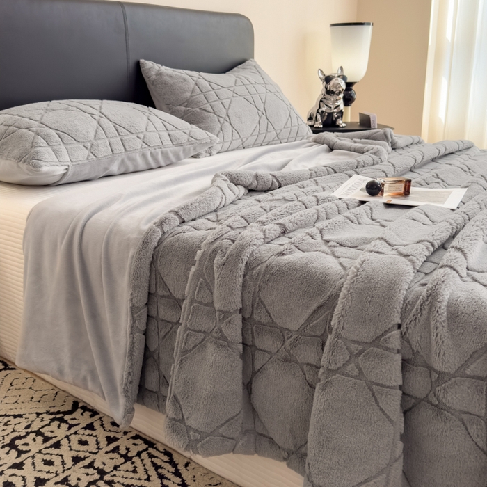 91家纺网 家纺一手货源 找家纺 印季家纺 2025新款双层提花兔毛绒毛毯毯子 提花兔毛绒-浅灰