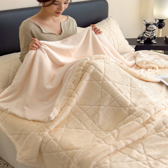 91家纺网 家纺一手货源 找家纺 印季家纺 2025新款双层提花兔毛绒毛毯毯子 提花兔毛绒-奶白