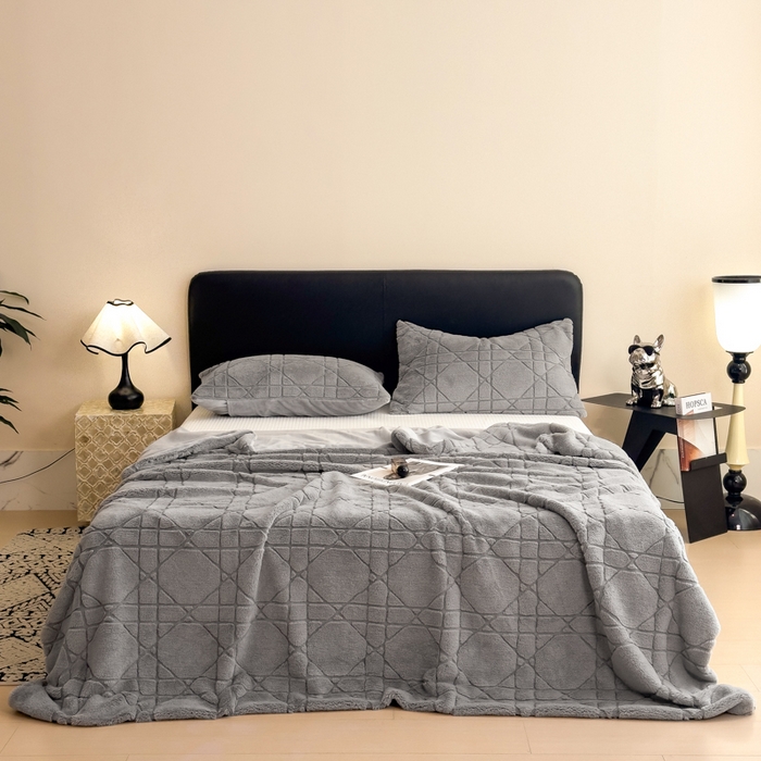 91家纺网 家纺一手货源 找家纺 印季家纺 2025新款双层提花兔毛绒毛毯毯子 提花兔毛绒-浅灰