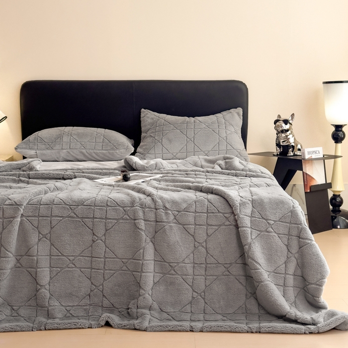 91家纺网 家纺一手货源 找家纺 印季家纺 2025新款双层提花兔毛绒毛毯毯子 提花兔毛绒-浅灰