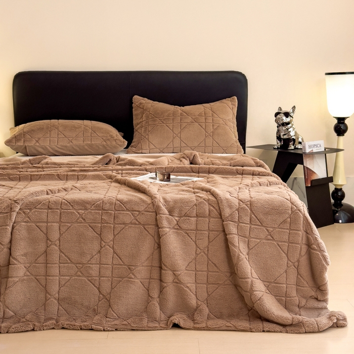 91家纺网 家纺一手货源 找家纺 印季家纺 2025新款双层提花兔毛绒毛毯毯子 提花兔毛绒-咖啡