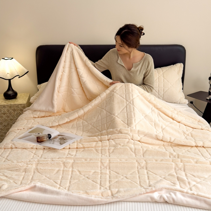 91家纺网 家纺一手货源 找家纺 印季家纺 2025新款双层提花兔毛绒毛毯毯子 提花兔毛绒-奶白