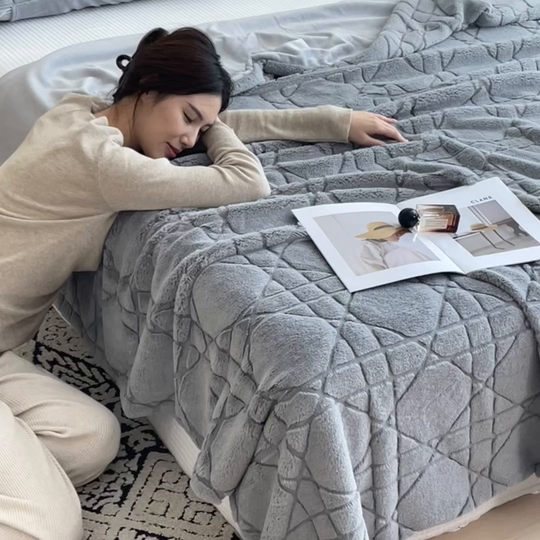 91家纺网 家纺一手货源 找家纺 印季家纺 2025新款双层提花兔毛绒毛毯毯子 提花兔毛绒-浅灰