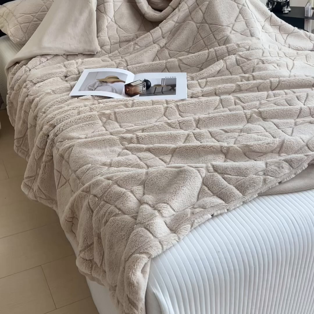 91家纺网 家纺一手货源 找家纺 印季家纺 2025新款双层提花兔毛绒毛毯毯子 提花兔毛绒-卡其