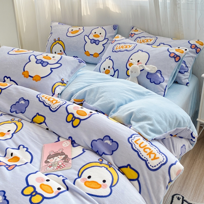 91家纺网 家纺一手货源 找家纺 西引力 2025新款亲肤舒适加厚牛奶绒印花四件套 你好鸭