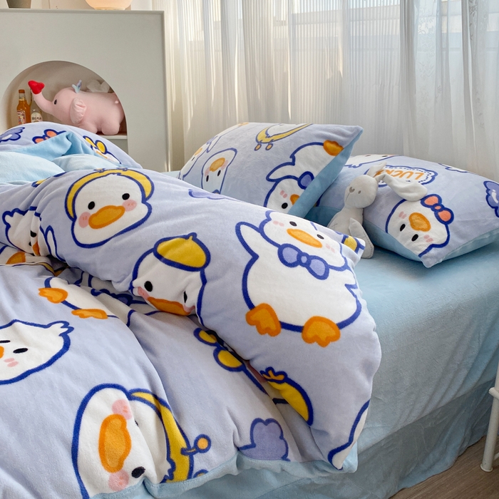 91家纺网 家纺一手货源 找家纺 西引力 2025新款亲肤舒适加厚牛奶绒印花四件套 你好鸭