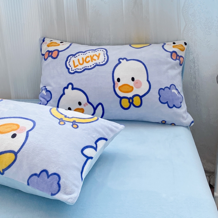 91家纺网 家纺一手货源 找家纺 西引力 2025新款亲肤舒适加厚牛奶绒印花四件套 你好鸭