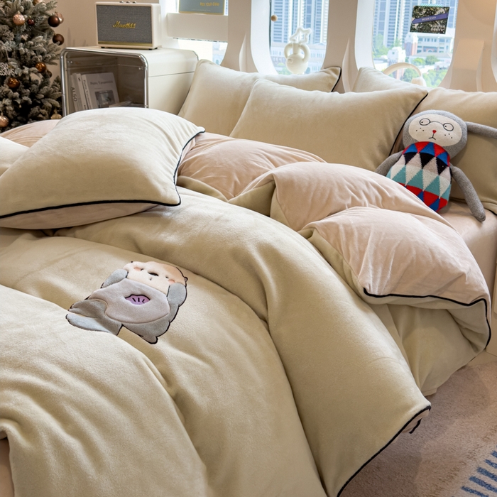 91家纺网 家纺一手货源 找家纺 （总）印季家纺 2025新款大肚腩-海獭绒贴布绣四件套