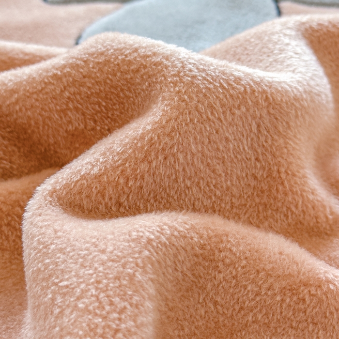 91家纺网 家纺一手货源 找家纺 印季家纺 2025新款大肚腩-海獭绒贴布绣四件套 大肚腩-香槟金-浅棕