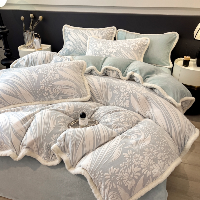 91家纺网 家纺一手货源 找家纺 （总）印季家纺 2025新款法式立体雕花绒兔毛包边四件套