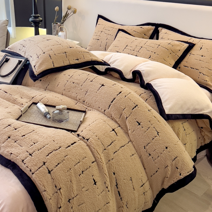 91家纺网 家纺一手货源 找家纺 （总）印季家纺 2025新款黑白森林阳离子提花四件套