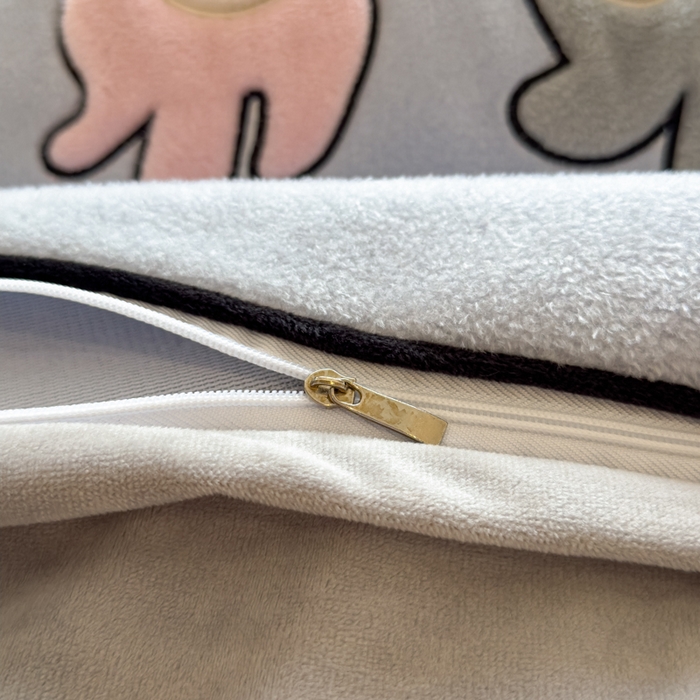 91家纺网 家纺一手货源 找家纺 印季家纺 2025新款小两口海獭绒贴布绣四件套 小两口-浅蓝-浅灰