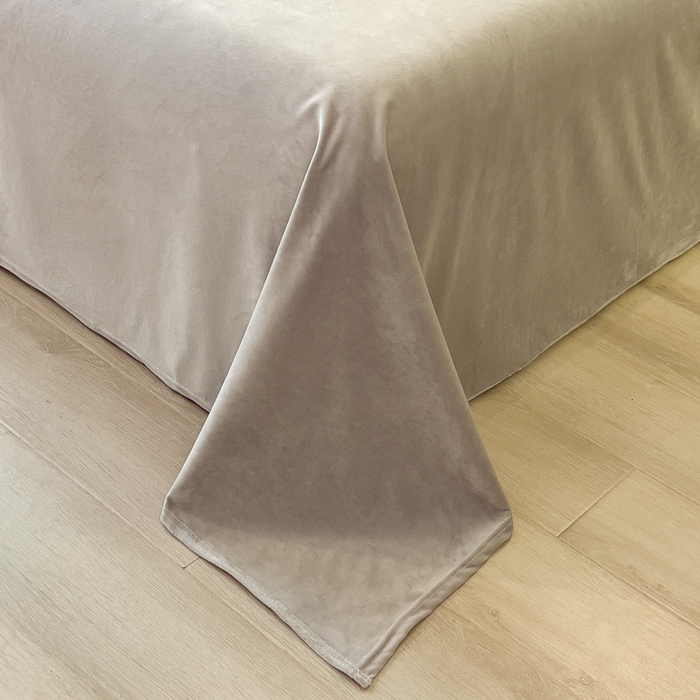 91家纺网 家纺一手货源 找家纺 印季家纺 2025新款黑白森林阳离子提花四件套 奶白-黑