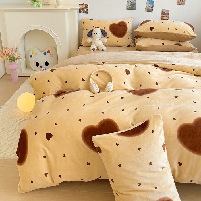 91家纺网 家纺一手货源 找家纺 西引力 2025新款亲肤舒适加厚牛奶绒印花四件套 心动