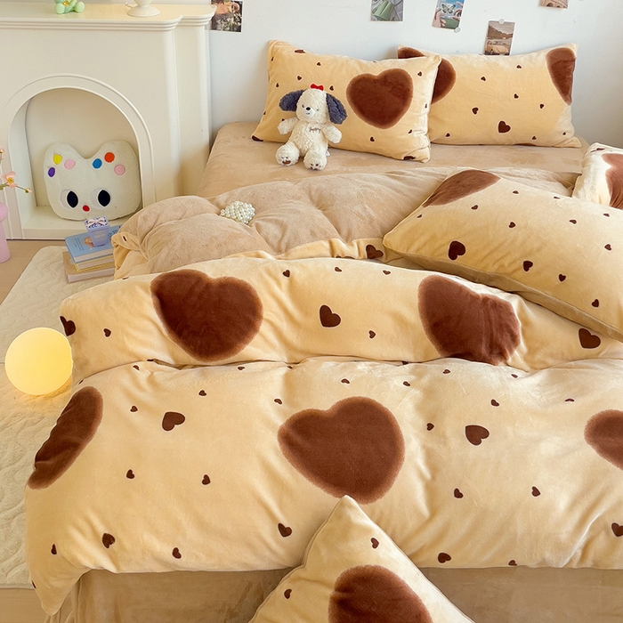 91家纺网 家纺一手货源 找家纺 西引力 2025新款亲肤舒适加厚牛奶绒印花四件套 心动