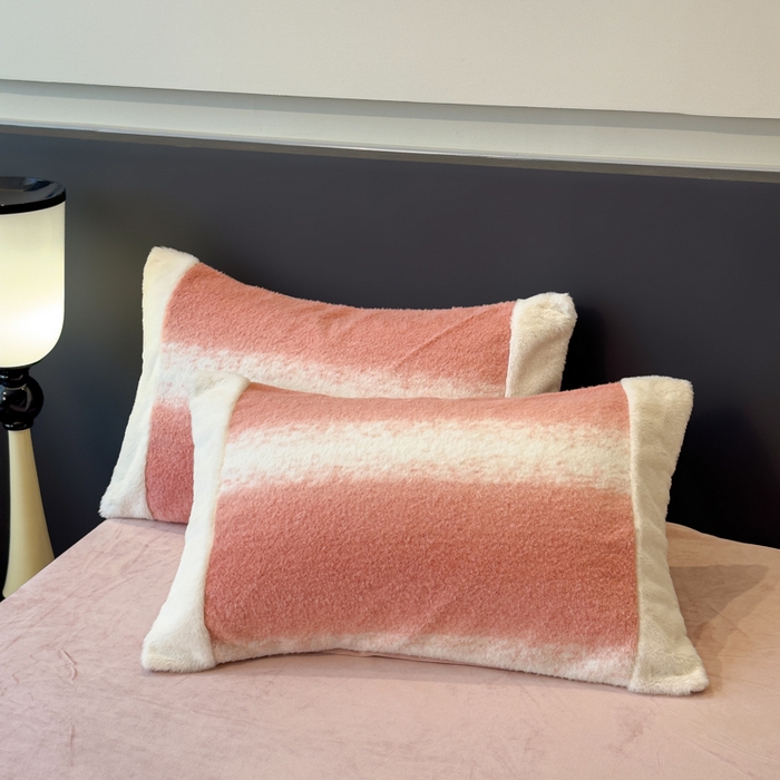 91家纺网 家纺一手货源 找家纺 印季家纺 2025新款羊呢绒兔毛大拼角四件套 拼角-豆沙大条纹