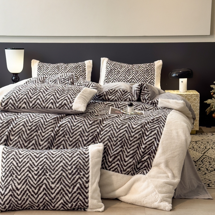 印季家纺 2025新款羊呢绒兔毛大拼角四件套 拼角-灰色波浪