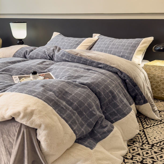 91家纺网 家纺一手货源 找家纺 印季家纺 2025新款羊呢绒兔毛大拼角四件套 拼角-蓝色小格