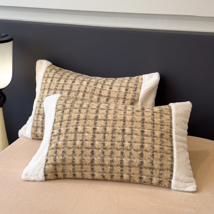 91家纺网 家纺一手货源 找家纺 印季家纺 2025新款羊呢绒兔毛大拼角四件套 拼角-驼色小格