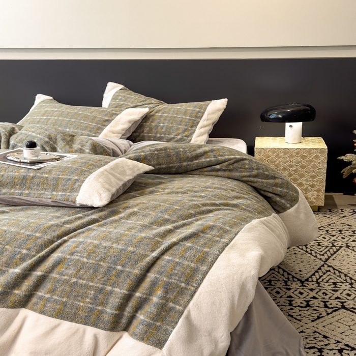 91家纺网 家纺一手货源 找家纺 印季家纺 2025新款羊呢绒兔毛大拼角四件套 拼角-五彩小格