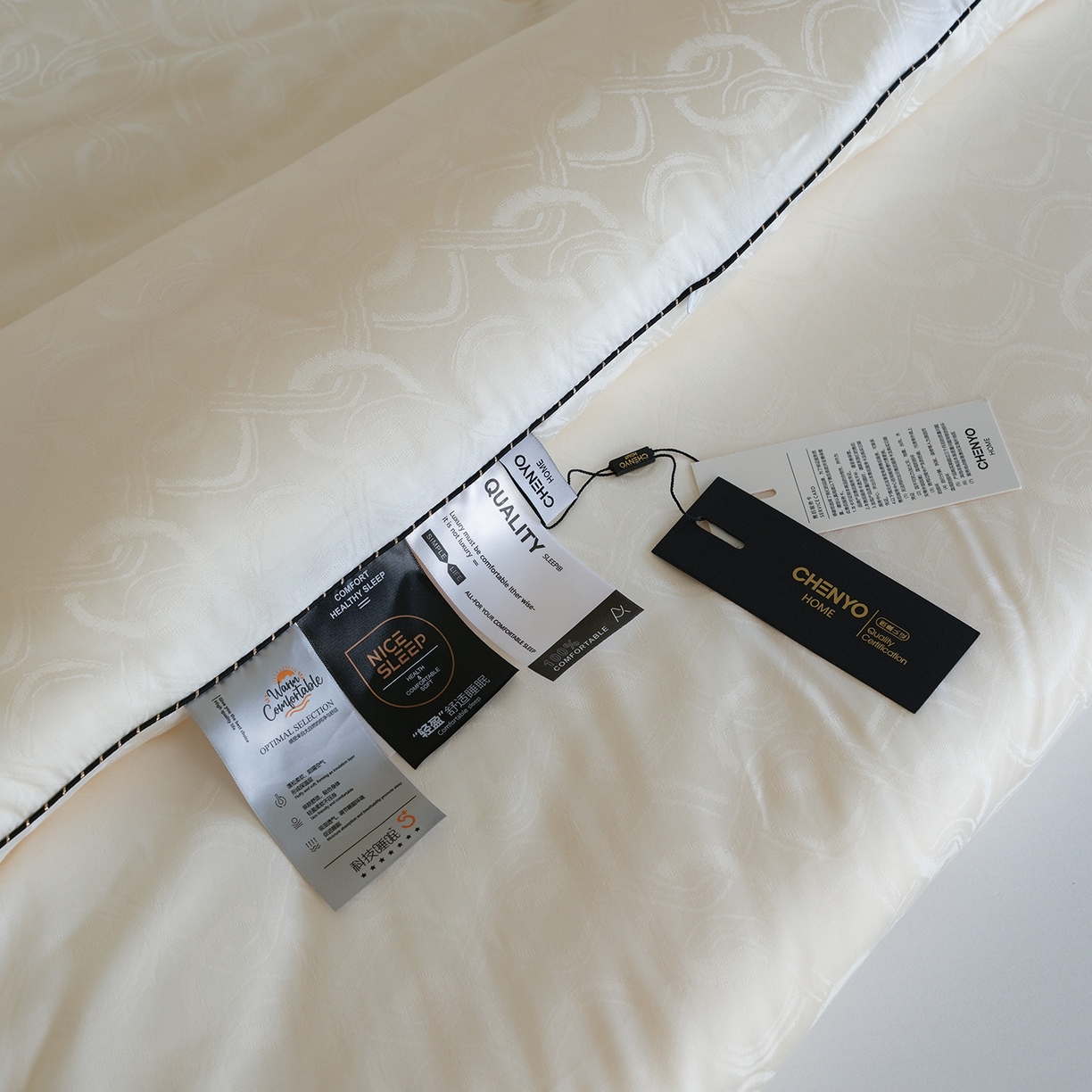 91家纺网 家纺一手货源 找家纺 （总）纯优家纺 2025新款45%大豆蛋白纤维高端天丝棉提花烫钻被子被芯-施华洛