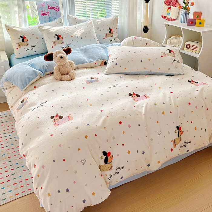 91家纺网 家纺一手货源 找家纺 西引力 2025新款亲肤舒适加厚牛奶绒印花四件套 星空狗