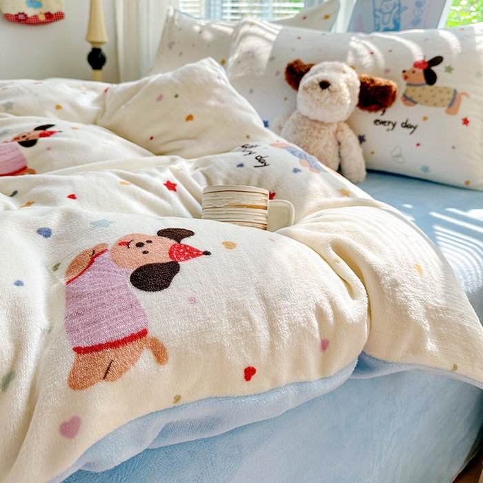 91家纺网 家纺一手货源 找家纺 西引力 2025新款亲肤舒适加厚牛奶绒印花四件套 星空狗