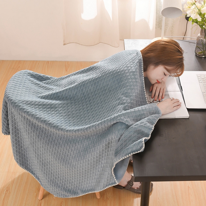 91家纺网 家纺一手货源 找家纺 印季家纺 2025新款华夫格牛奶绒复合毛毯毯子 渐变格-浅蓝灰