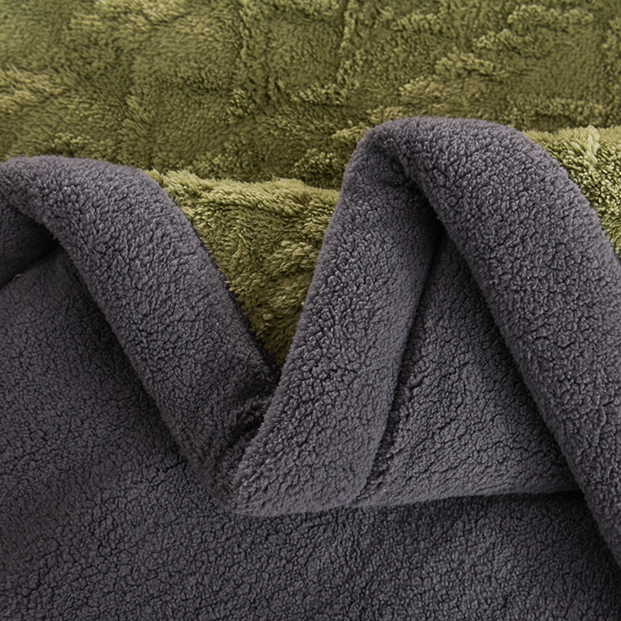 91家纺网 家纺一手货源 找家纺 （总）印季家纺 2025秋冬新款三层夹棉加厚-塔肤绒毛毯毯子多功能盖毯