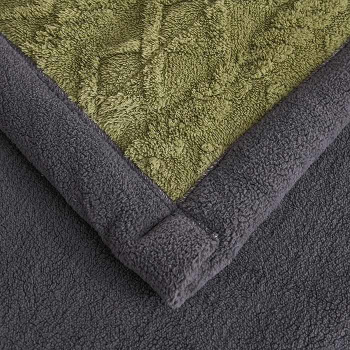 91家纺网 家纺一手货源 找家纺 （总）印季家纺 2025秋冬新款三层夹棉加厚-塔肤绒毛毯毯子多功能盖毯