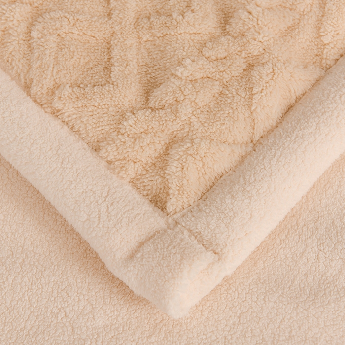 91家纺网 家纺一手货源 找家纺 印季家纺 2025秋冬新款三层夹棉加厚-塔肤绒毛毯毯子多功能盖毯 玉色