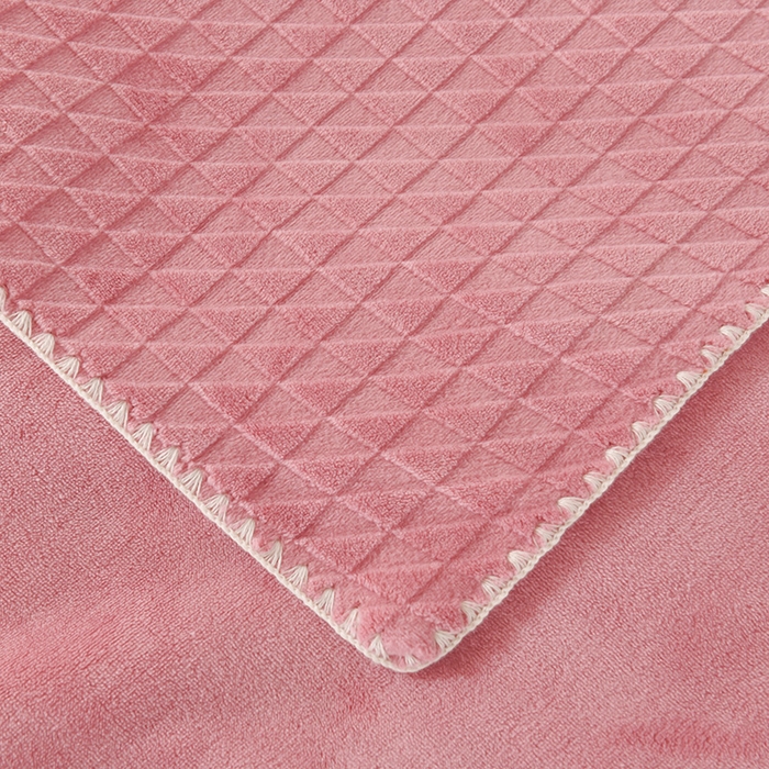 91家纺网 家纺一手货源 找家纺 印季家纺 2025新款华夫格牛奶绒复合毛毯毯子 渐变格-嫩粉