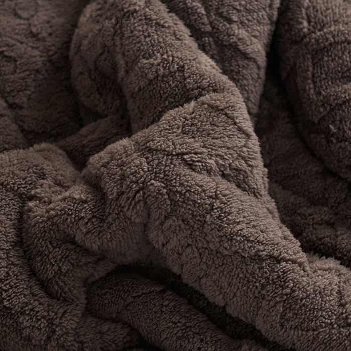 91家纺网 家纺一手货源 找家纺 印季家纺 2025秋冬新款三层夹棉加厚-塔肤绒毛毯毯子多功能盖毯 深咖