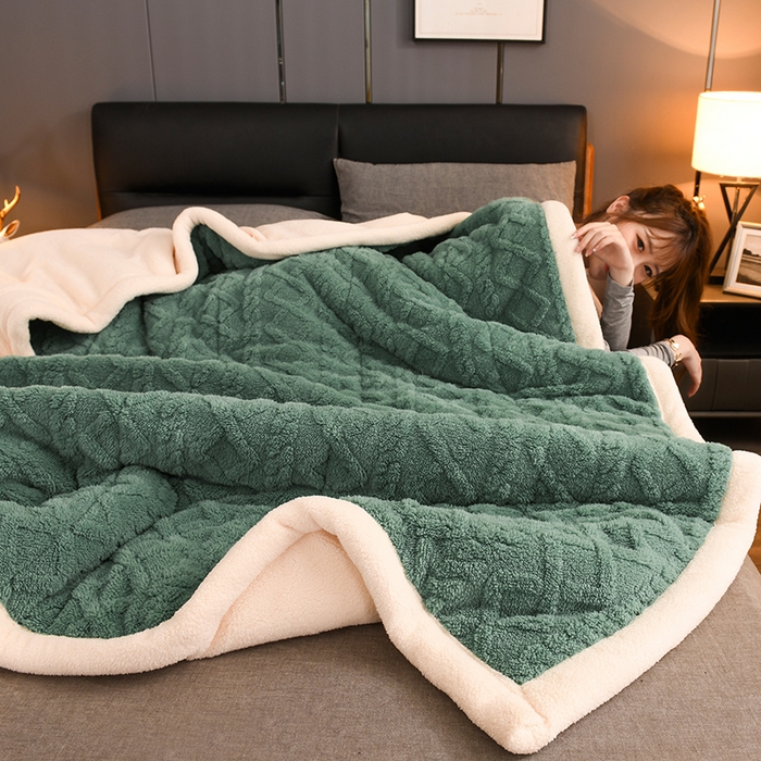 印季家纺 2025秋冬新款三层夹棉加厚-塔肤绒毛毯毯子多功能盖毯 祖母绿
